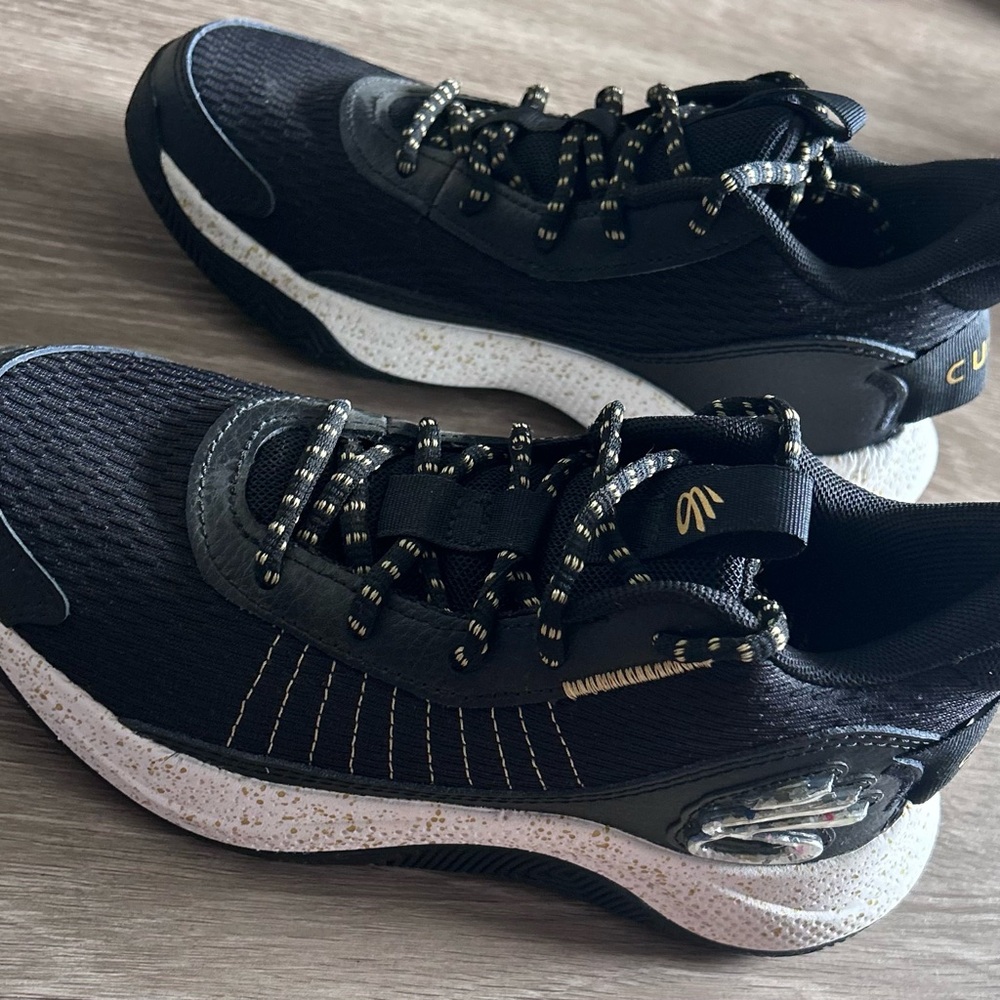 Under Armour Curry 3Z7 Black White Kids Size 4Y Basketball Shoes